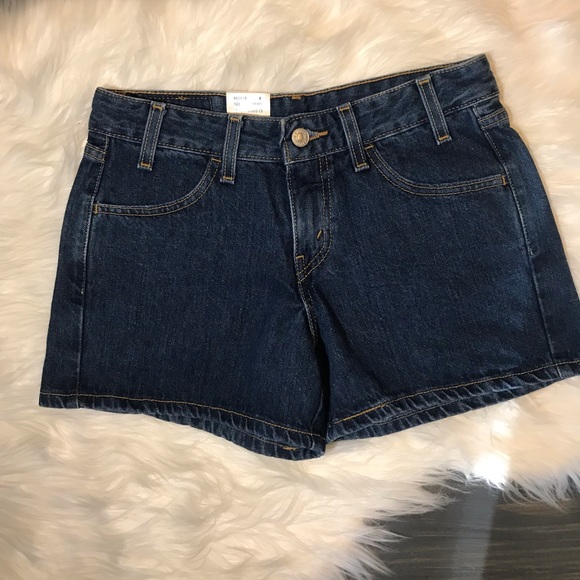 Levi’s Boy Fit Shorts - Picture 5 of 5